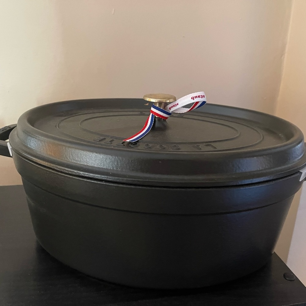 STAUB 7qt Cast Iron Oval Cocotte